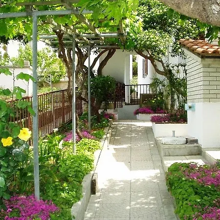 Beach Holiday Sipa Apartman Rivanj